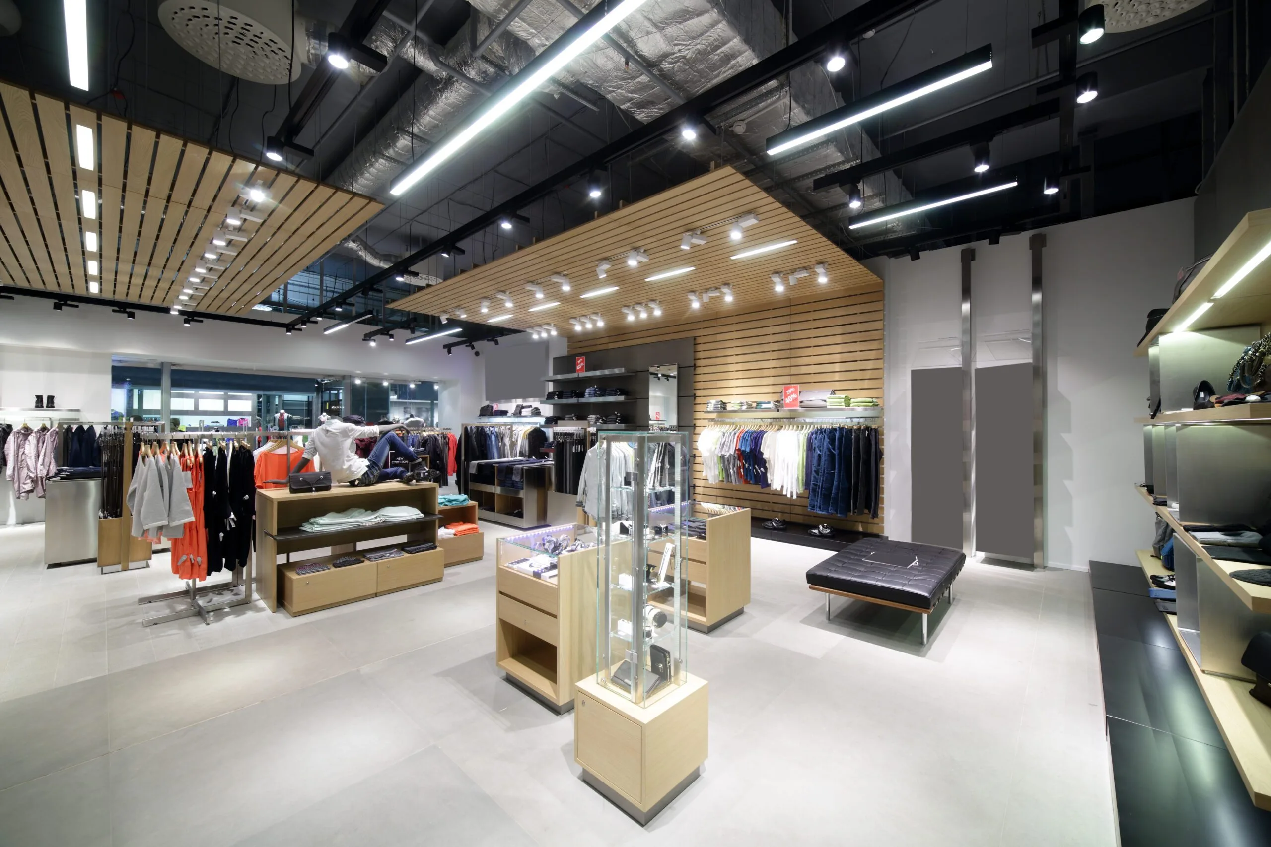 Luxury,And,Fashionable,Brand,New,Interior,Of,Cloth,Store Retail Store Interior